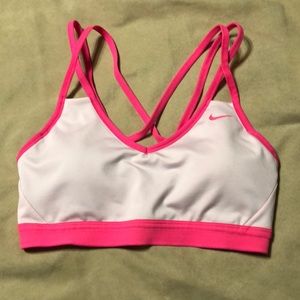 Women’s Nike dri-fit sports bra